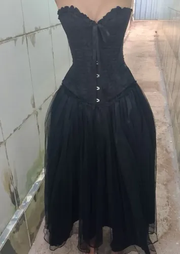 Roupas de axé - Saias, espartilhos, anáguas de volume e vestimentas brancas