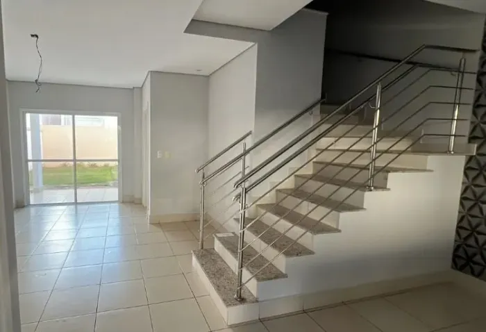 Condominio Vivere em Cuiabá - LOCAÇÃO SOBRADO 155M² 3 SUÍTES (sendo 1 suíte máster) CONDOM
