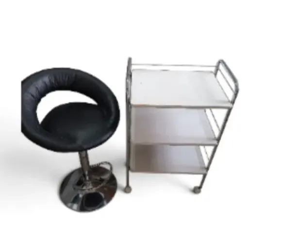 Mesinha de Estetica e Cadeirinha