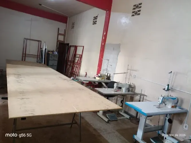 VENDO OFICINA DE COSTURA COMPLETA PRONTA PARA TRABALHAR!