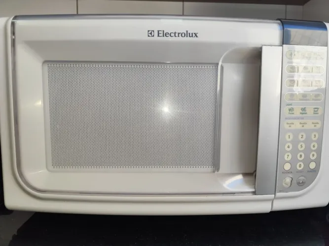 MICROONDAS ELETROLUX 31 LITROS