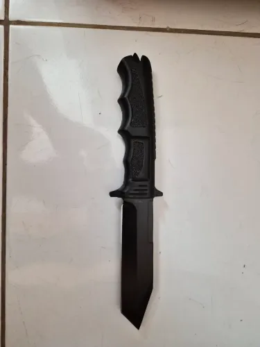 Faca tática militar