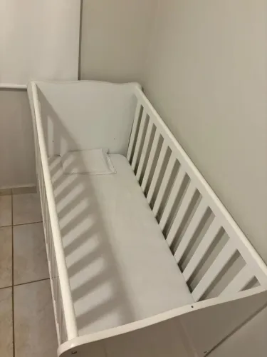 Berço branco clássico 
