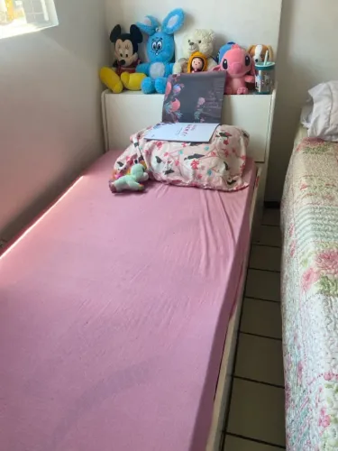 Cama solteiro com baú