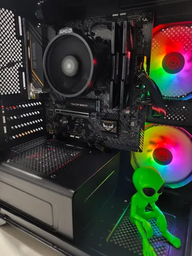 PC Gamer Ryzen 7 5700G + 16gb 3200mhz TUF Gaming NVME 512gb