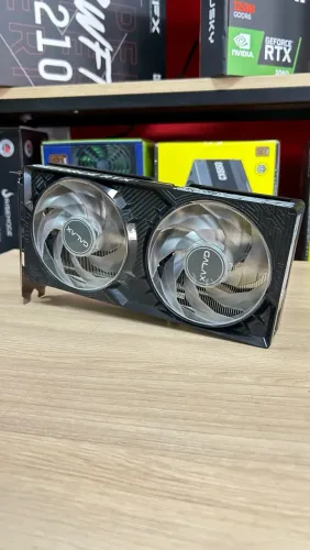 Placa de vídeo Galax 1-Click OC RTX 5060 8GB , GDDR7 , Semi nova em excelente estado 