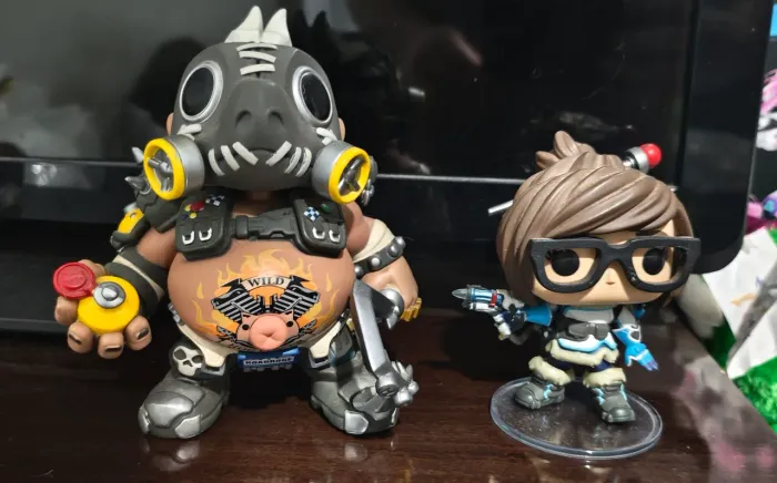 Funkos pop overwatch blizard original Roadhog e mei faço envio