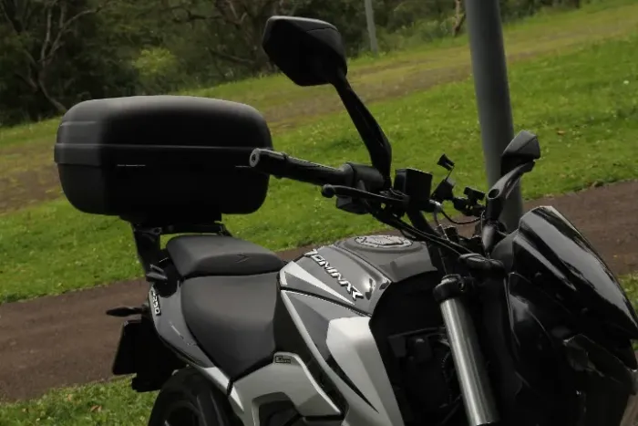 vendo ou troco por moto de ate 8,500 reais o restante no dinheiro ou pix
