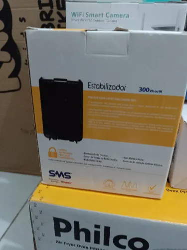 Estabilizador potente para computador notebook TV vídeo game rádio etc novo na caixa