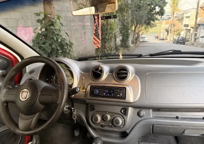 Fiat Uno Mille Celeb. WAY Econ. 1.0 F.flex 4P 2013