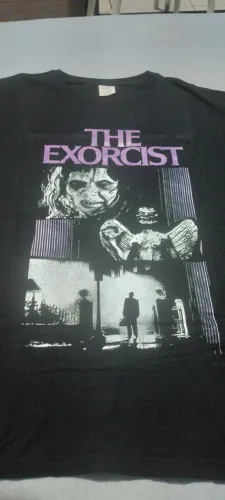 Camiseta do filme O Exorcista (G; Pouquíssimo usada)