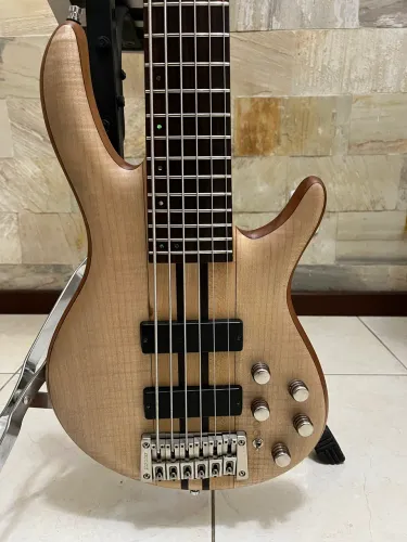 Cort A6 com pré NTNB+F e captadores MK6