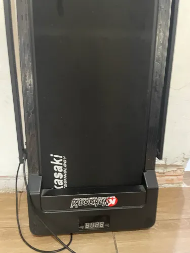 Vendo Esteira para fazer exercício 