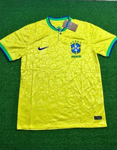 Roupas e acessórios 