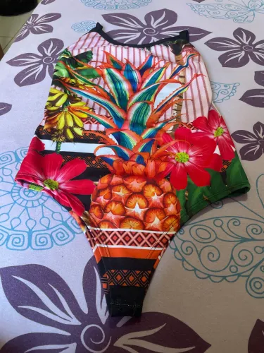 Maiô body tropical