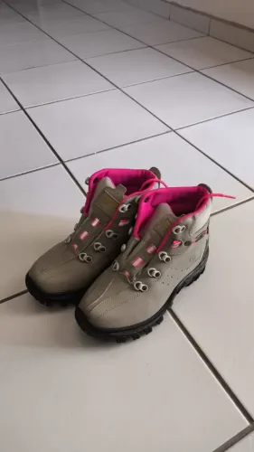 Bota nova n° 36.