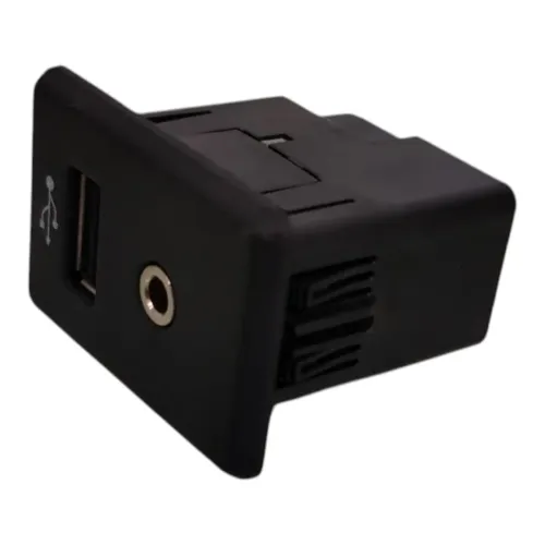 Conector USB Nissan Versa 2021 