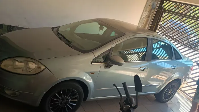 Fiat Linea Absolute 1.9/1.8 Flex Dualogic 4P 2010