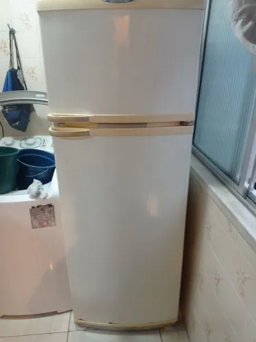 Vendo geladeira Brastemp 110v 400 reais