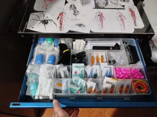 Utensílios de tatuagem