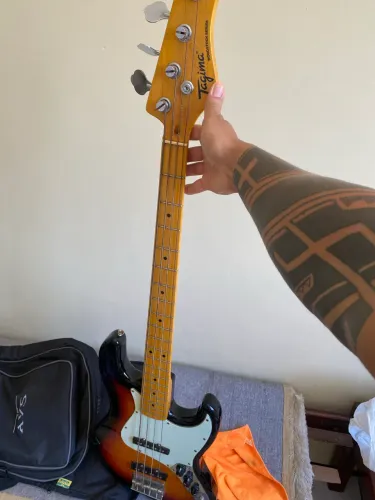 Baixo + Cubo baixo amplificador