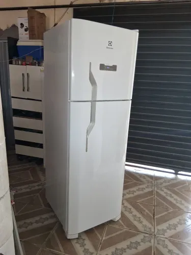Geladeira Electrolux frostfree seminova 