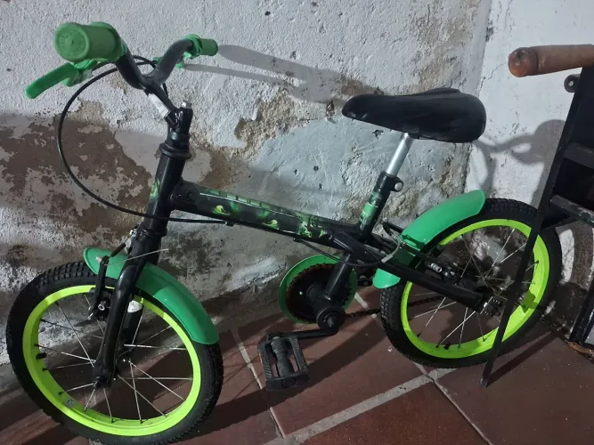 BICICLETA INFANTIL ( CRIANÇA DE 4 Á 6 ANOS )