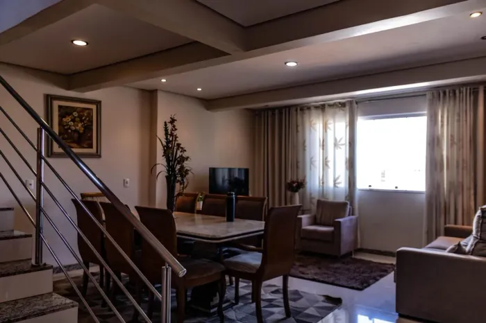Casa à Venda - Nova Gameleira, 7 Quartos, 320 m2
