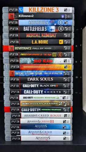 LOTE 22 JOGOS PS3 / DARK SOULS + BATTLEFIELD + COD + MORTAL KOMBAT + ASSASSINS