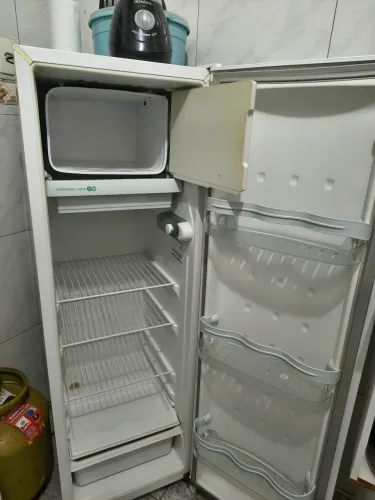 NAO FAÇO ENTREGA/ GELADEIRA CONSUL 