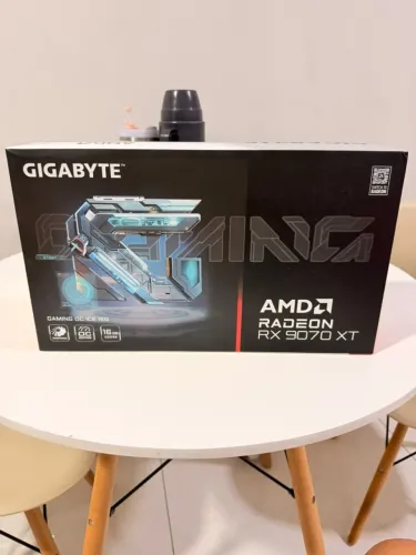 Placa de Video Gigabyte Radeon RX 9070 XT Gaming Ice OC, 16GB, GDDR6, 256-bit