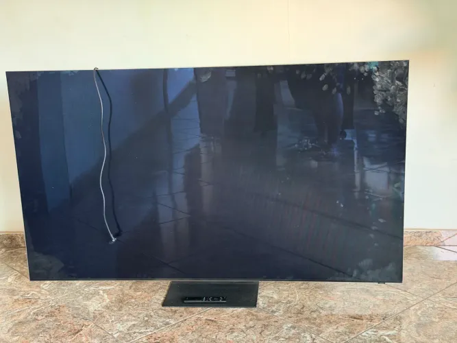 Televisao 65 polegadas QLED 8k (retirada de peças) 