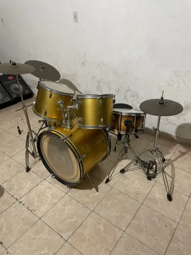 Bateria musical acústica