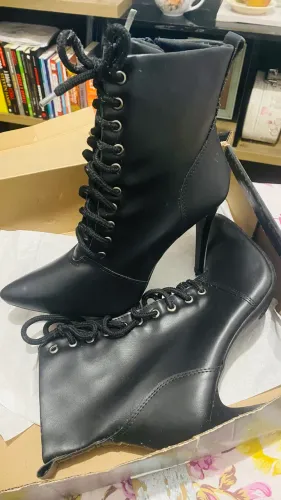 Bota cano baixo salto fino