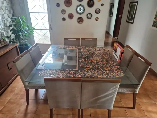 Mesa de Jantar com 8 cadeiras