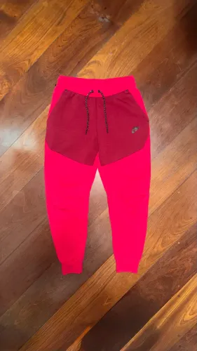 Calça Nike Tech Vinho