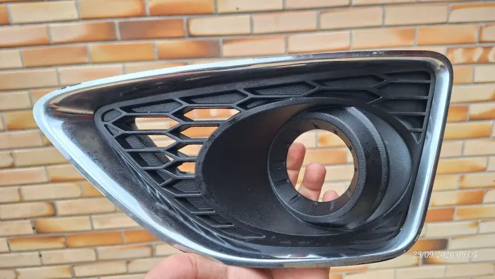 Moldura completa farol de milha Ford FUSION 2012 (lado do motorista)