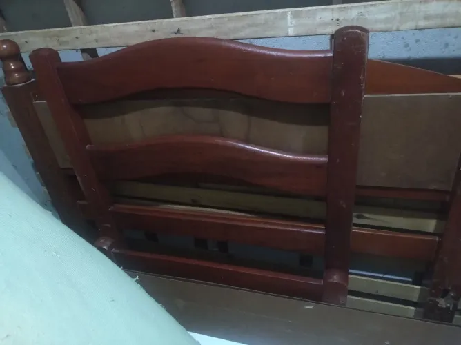 Troca por Pix, cama de casal rústica para vender com cabeceira com espelho valor tem conve