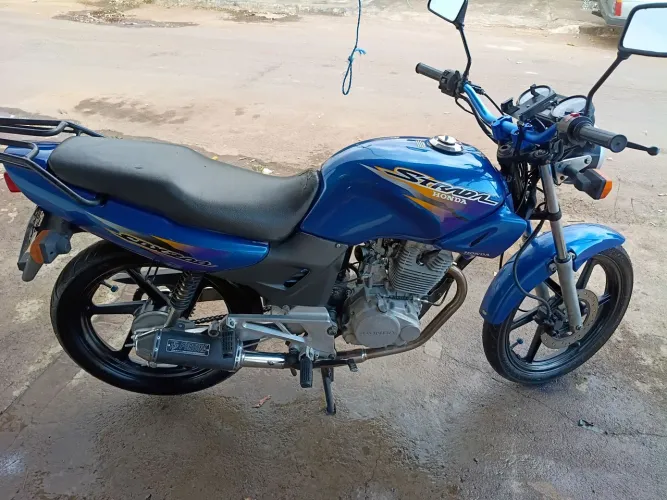 Vendo CBX Strada zerada motor novo moto nova em dias só transferir