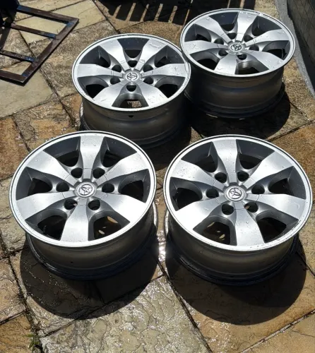 Rodas 16 Hilux
