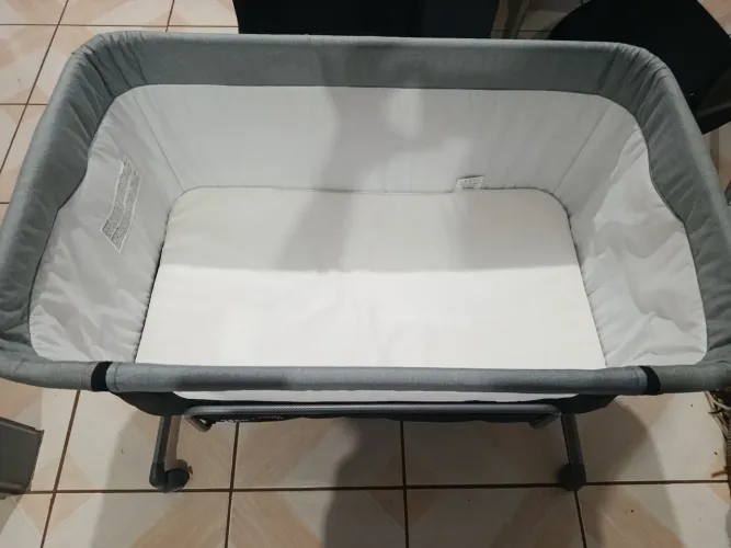 Berço de acoplar na cama de casal