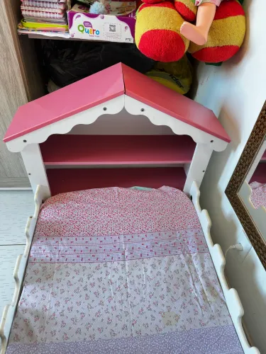 CAMA CASINHA COM NICHOS ROSA PRINCESA