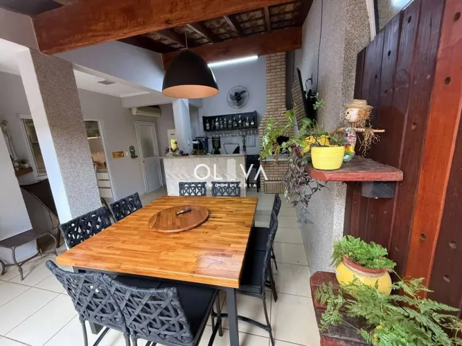 Casa com 3 dormitórios à venda, 160 m² por R$ 820.000 - Jardim Bosque das Vivendas - São J
