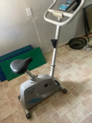 Bicicleta Ergométrica Caloi BCH Magnética 