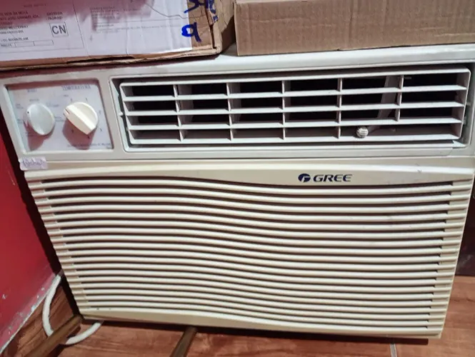 Vendo ar condicionado gelando muito 400