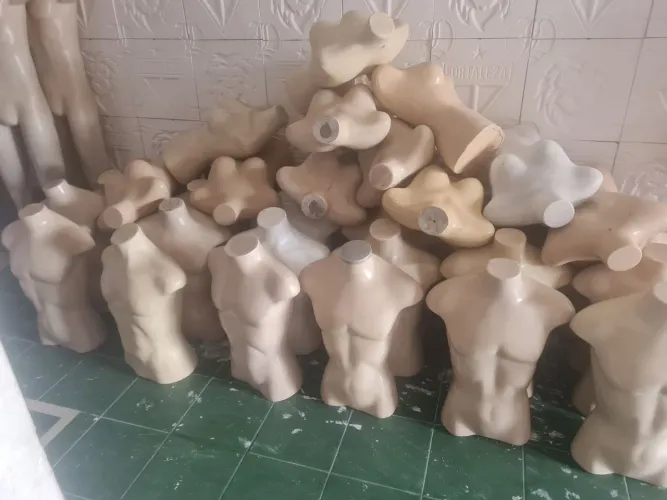 Manequins semi novos