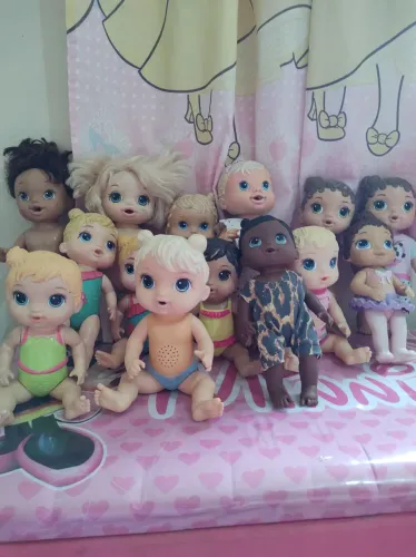 Lote com 14 baby Alive