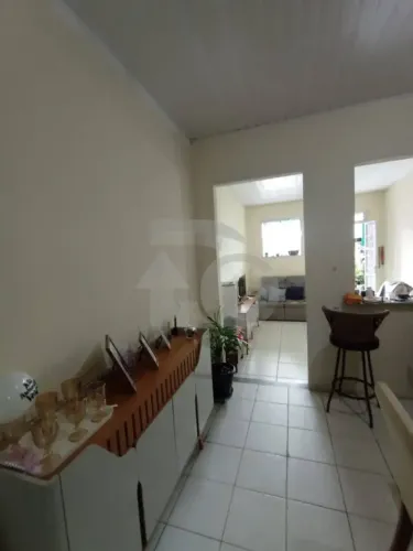 Casa à Venda no Bairro Lamarão com Quintal, Garagem e 3 Banheiros