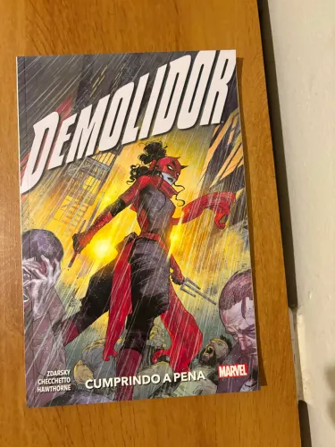Hq demolidor cumprindo a pena