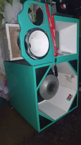 Vendo a caixa de som que pega fone de 15 fone de 8 uma corneta e um tweeter